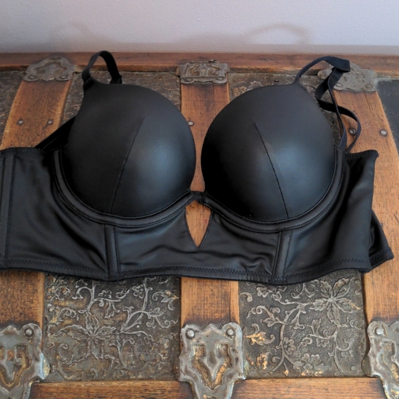 Faux leather bra - Picture 2 of 3
